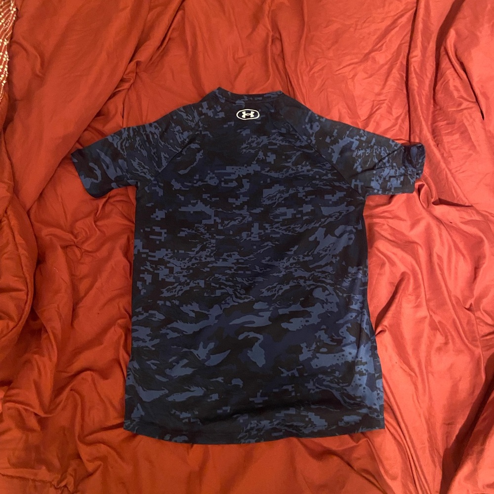 - Under Armour shirt small